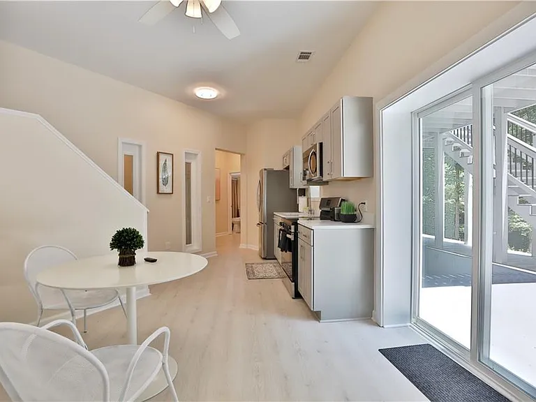 2125 Clay Rd — Photo 18