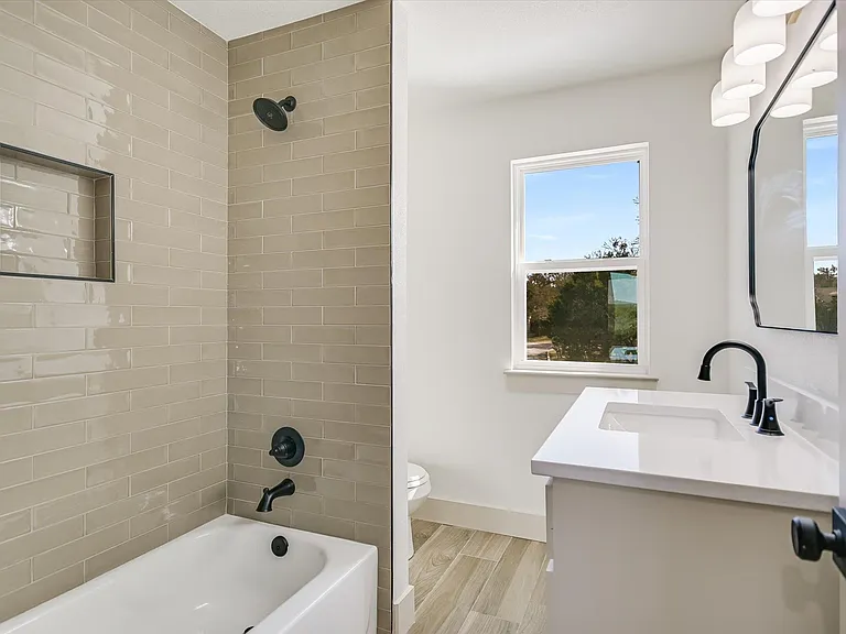 424 Shady Bluff Dr — Photo 15