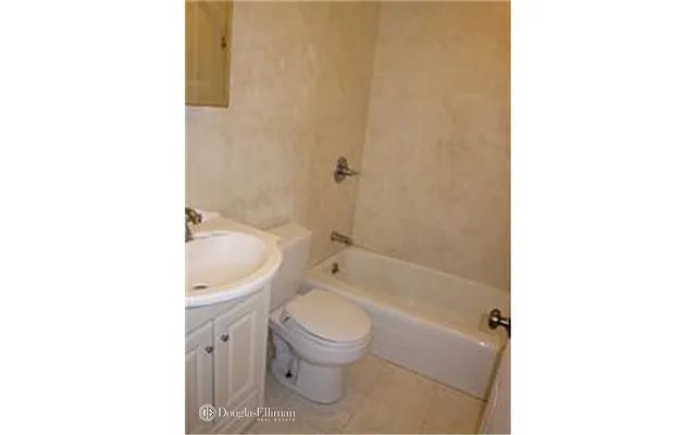 Rented by Douglas Elliman | media 15