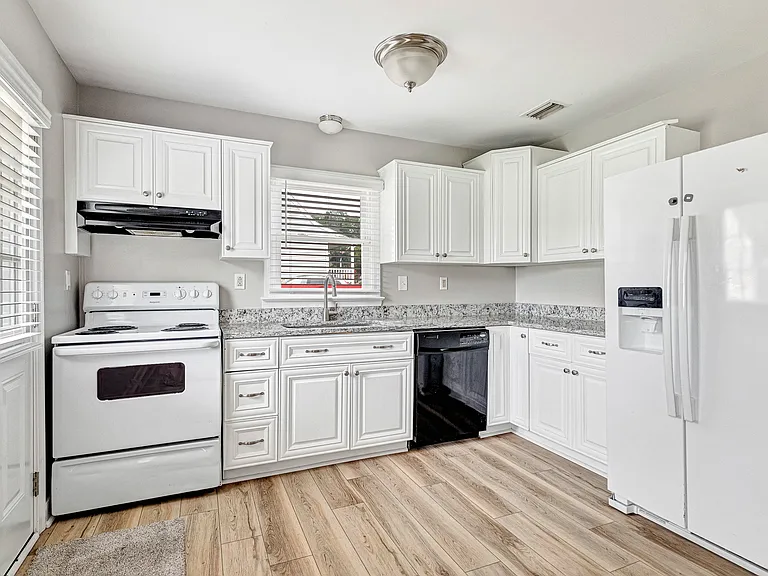 6402 Sledds Lake Rd — Photo 14