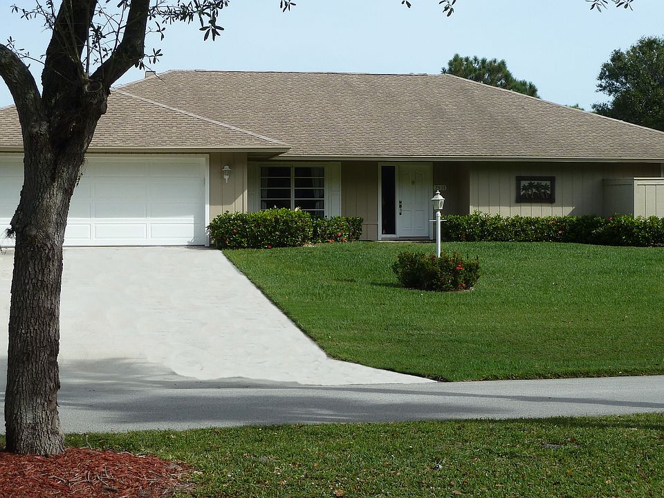 1st image of 2531 NE Pinecrest Lakes Blvd