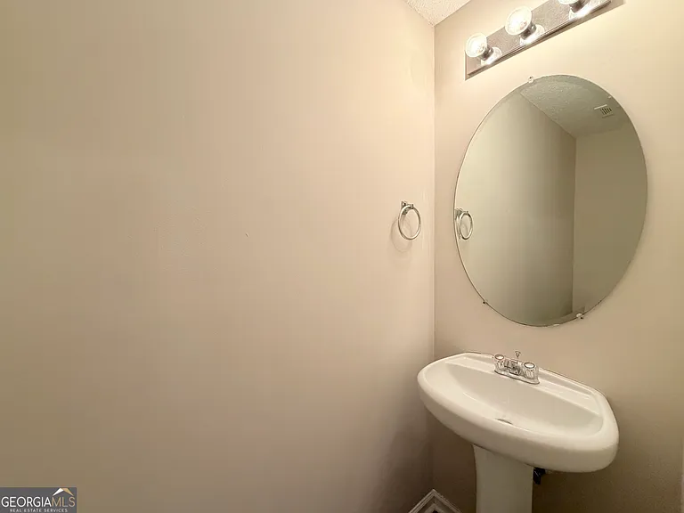 1007 Rolling Meadows Rd — Photo 14