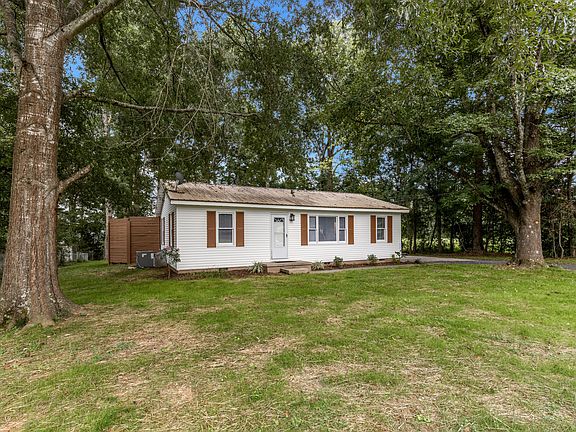 2nd image of 3223 Bates Dr