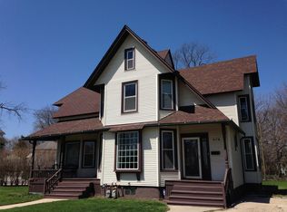 678 South St, Elgin, IL 60123
