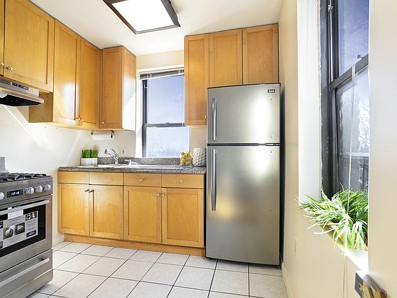 3rd image of 2168 35th St APT 5C