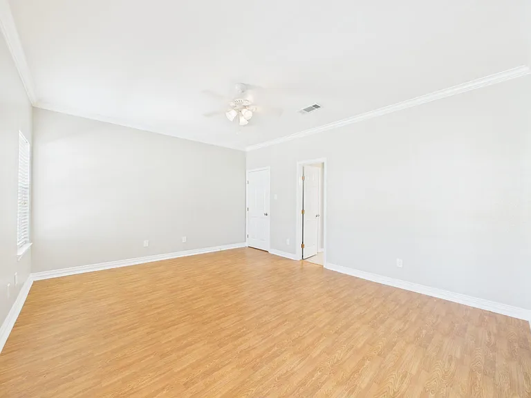 4001 Tanglewilde St #709 — Photo 19