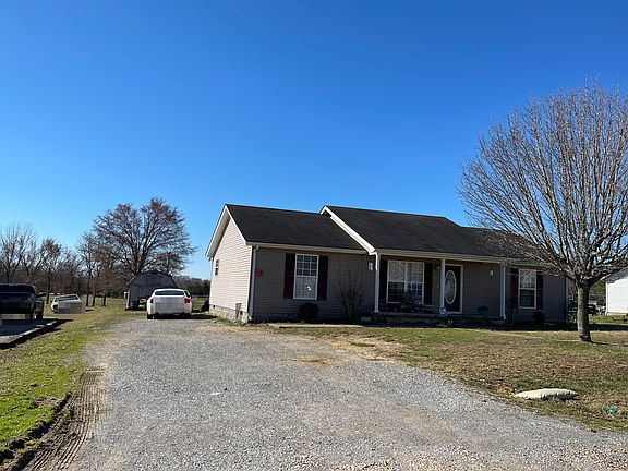 3rd image of 405 Fairway Green Dr