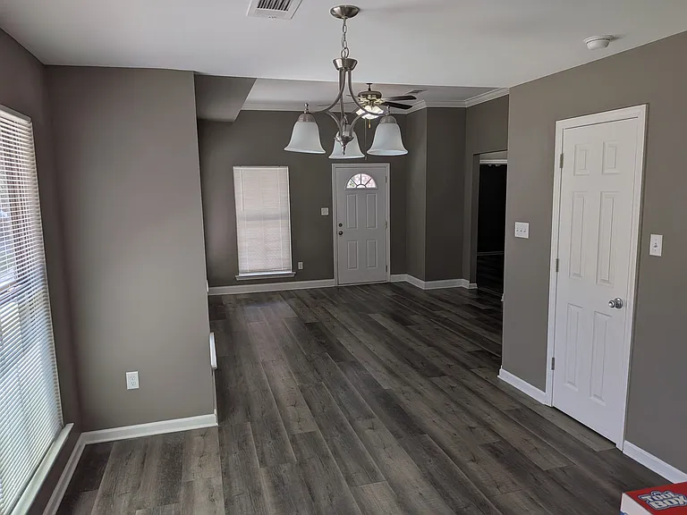 1931 Ravier Ln — Photo 3