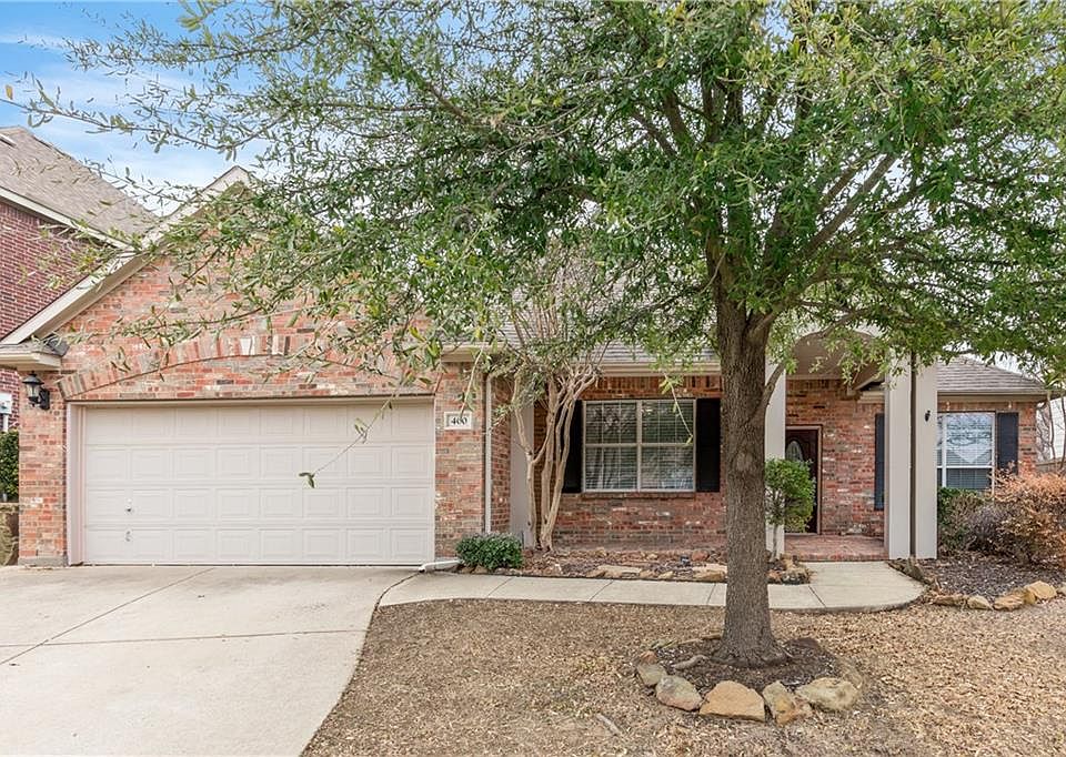 1st image of 400 Saddlehorn Dr