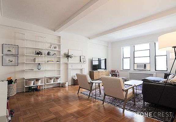 3rd image of 168 W 86th St APT 8C