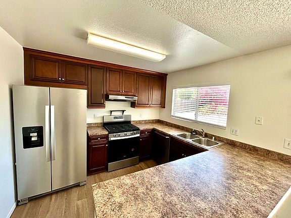 4th image of 2871 Wardlow Ave