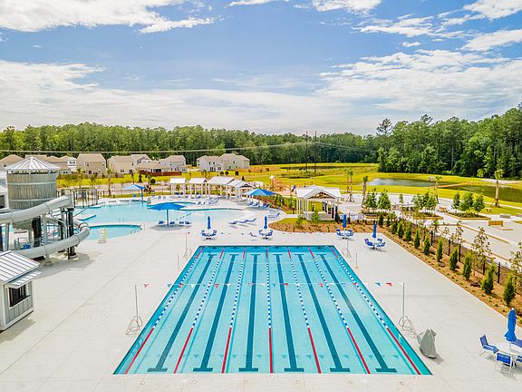 4th image of 300 Willow Run Dr