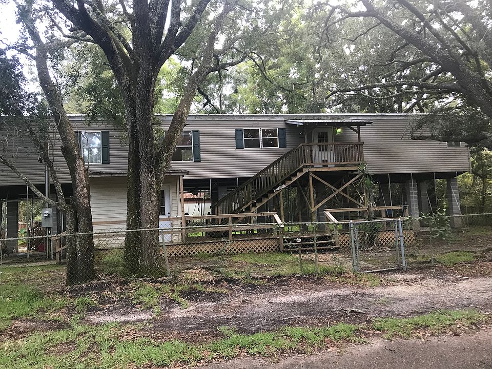 1st image of 2413 E Simmons Bayou Dr