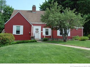 29 Oakdale St, Wethersfield, CT 06109