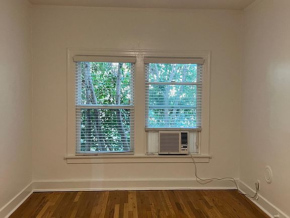 5th image of 1642 Lyman Pl #107