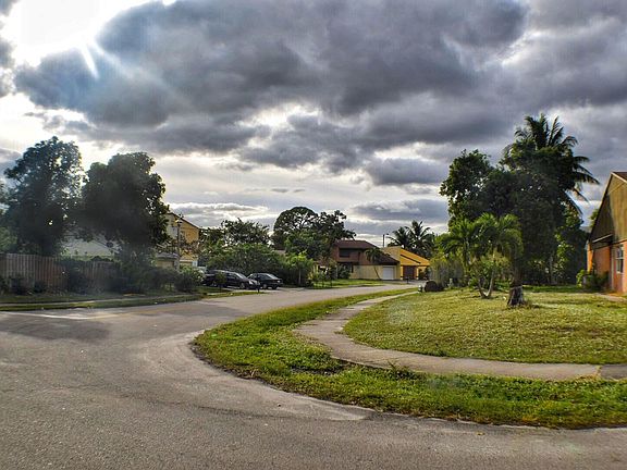 2nd image of 565 NW 51st Ave