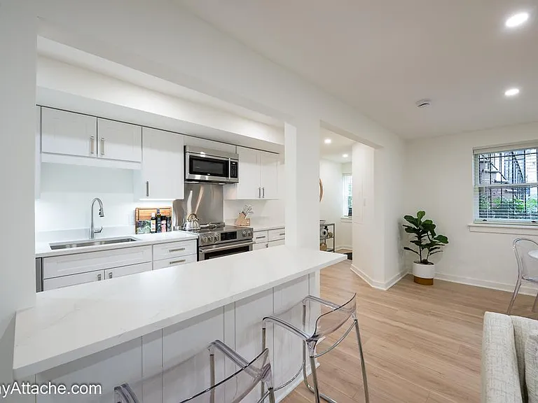 1334 Corcoran St NW #B — Photo 9