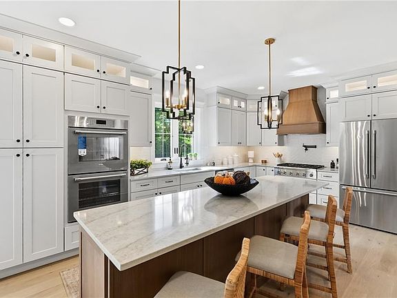 3rd image of 23 Paula Ln