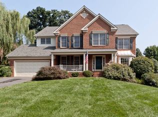 9020 Lupine Den Dr, Vienna, VA 22182
