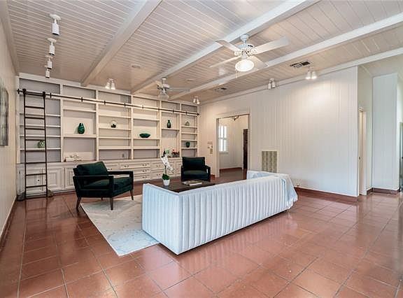 5th image of 2710 Hillview Green Ln