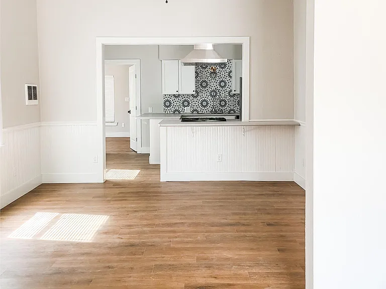 1206 E Carson St #2 — Photo 1