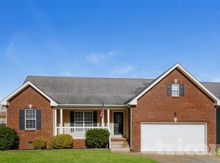 240 Green Hills Dr, Springfield, TN 37172