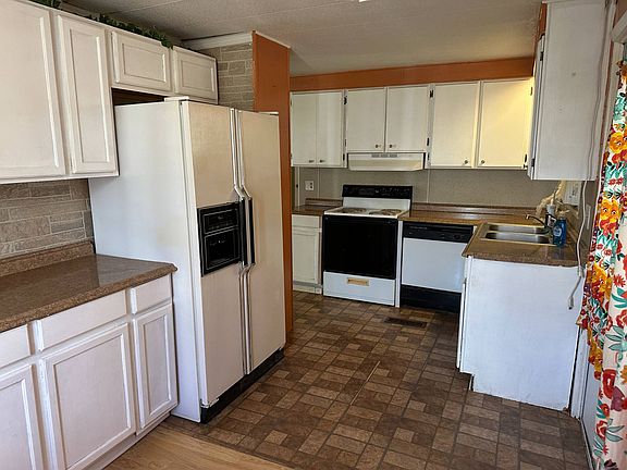 5th image of 117 S Lake Dr