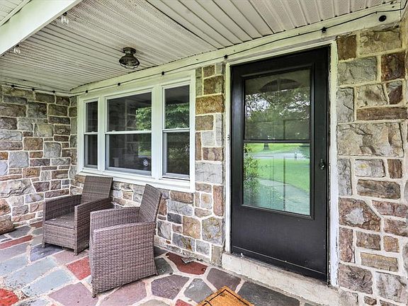 5th image of 434 E Moyer Rd