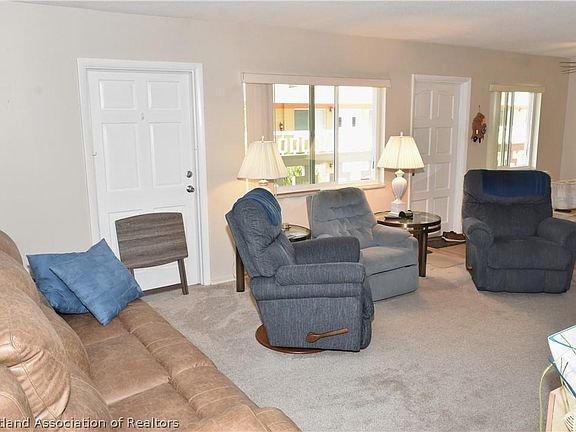 4th image of 2111 Lakeview Dr Unit 5-C