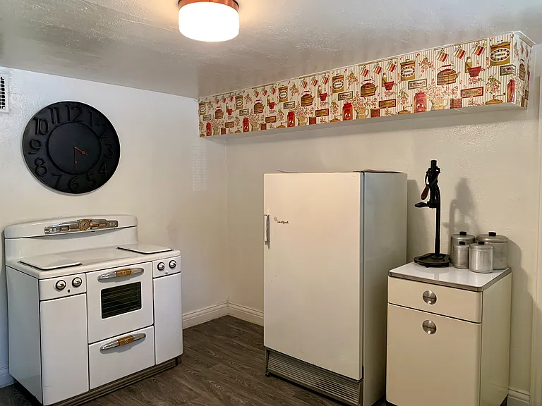 3456 Federal Blvd — Photo 36
