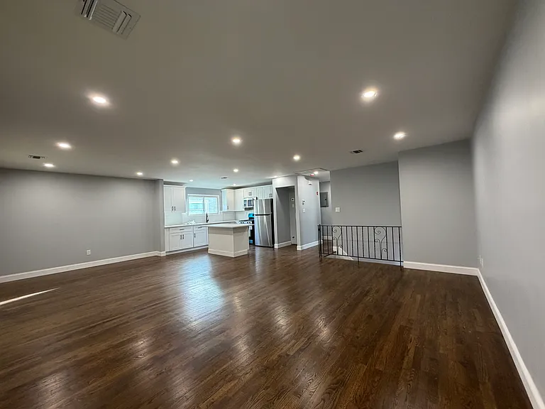 36 Woodcrest Rd #1 — Photo 5