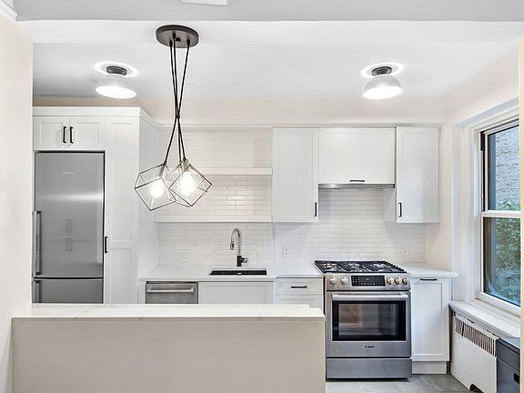 4th image of 250 Cabrini Blvd APT 4G