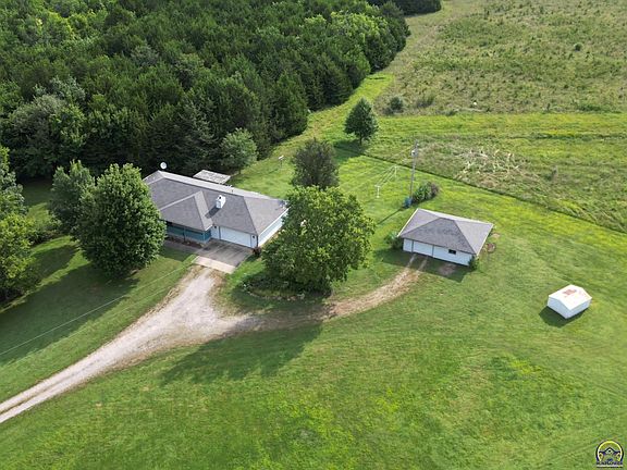 5th image of 5700 NE Indian Creek Rd