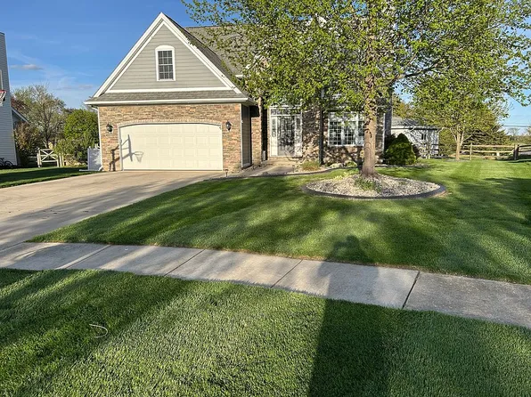 24858 Lake Meadows Dr, Perrysburg, OH 43551