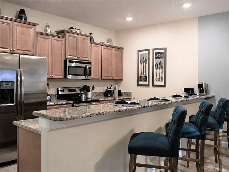 Banana Palm Dr — Photo 9