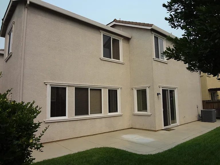 1123 Montague Ln — Photo 47