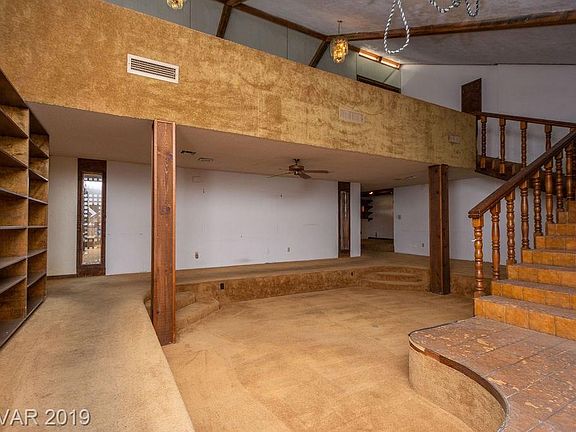 4th image of 8625 W El Campo Grande Ave