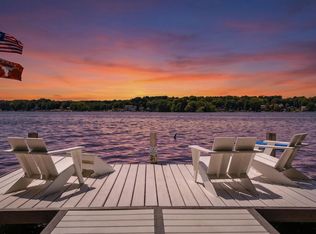 5831 S Hacker DRIVE, West Bend, WI 53095