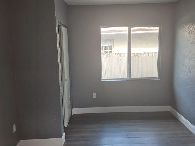 5939 NE 1st Ave — Photo 11