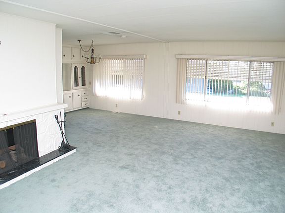 3rd image of 337 Waikiki Cir