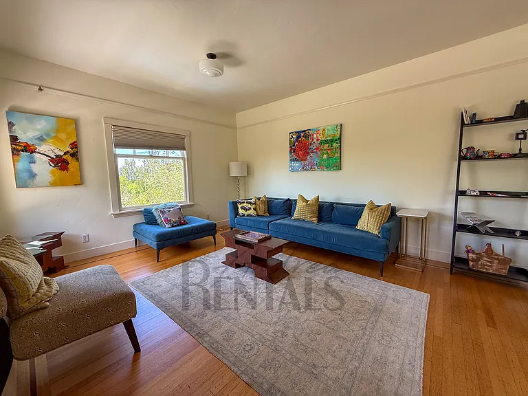1187 Arch St — Photo 4