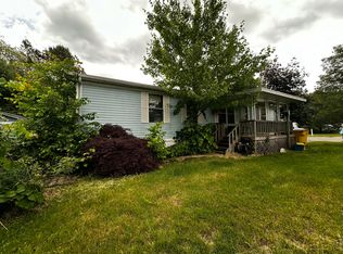 411 Aquaview Dr, Oxford, MI 48371