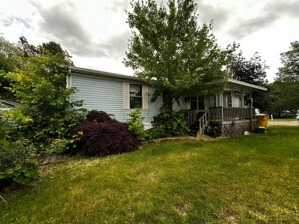 411 Aquaview Dr, Oxford, MI 48371