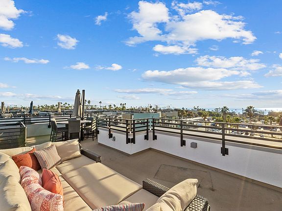 Rooftop terrace - southwest view