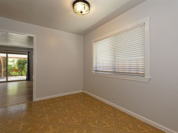 5th image of 280 Longview Dr