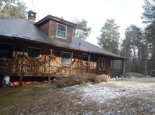 21 Rainbow Narrows Ln, Onchiota, NY 12989