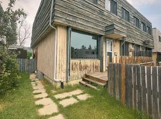 11 S Blackthorn Bay NE #3, Calgary, AB T2K5L4