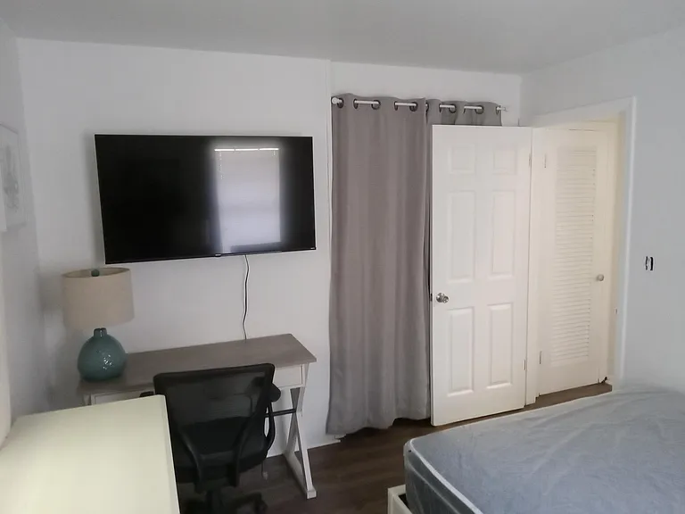 2575 SE 1st Ct — Photo 11