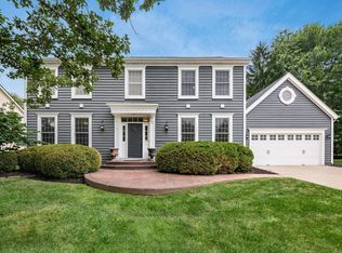 233 Weatherburn Ct, Powell, OH