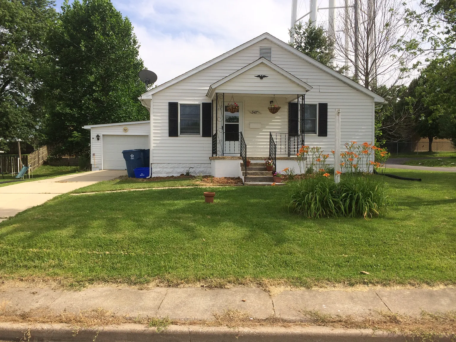 347 Mill St photo 1